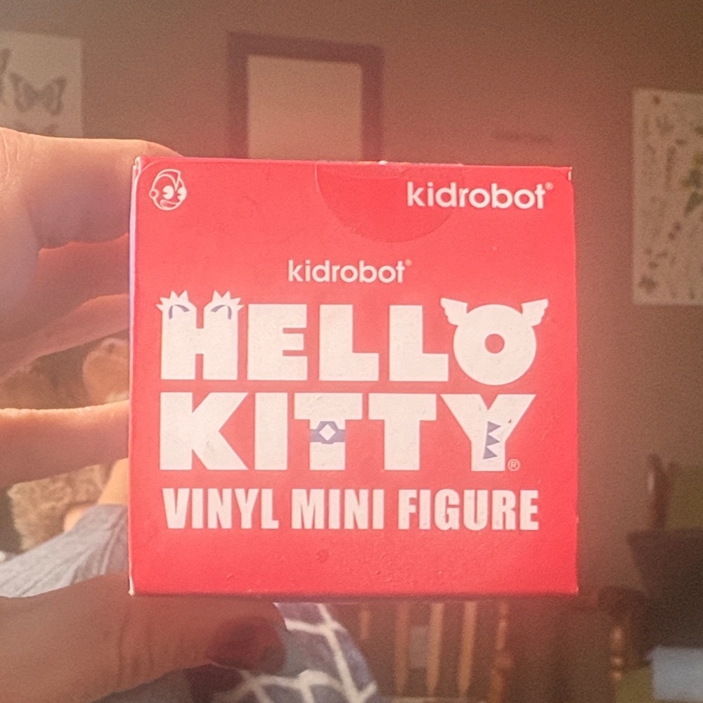 Kidrobot x Hello Kitty - Picture 7 of 8